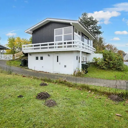Holiday home Lx Knebel
